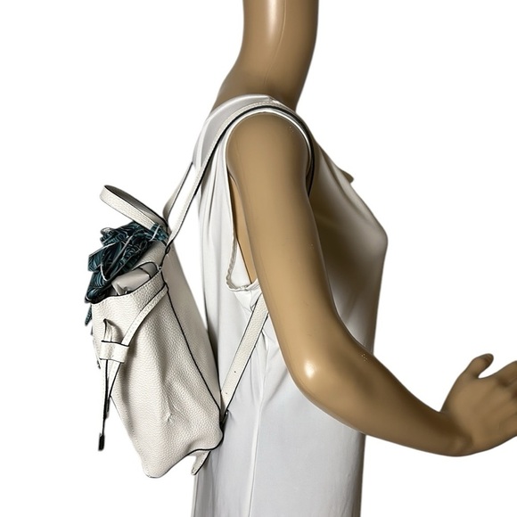 Steve Madden chunky white purse, backpack,like new!textured, academia,utility - Picture 12 of 16